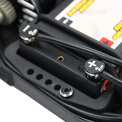 1up Racing LowPro Bullet Plug Grips – Black/Black + LowPro Bullet Plugs 4mm (2pcs)